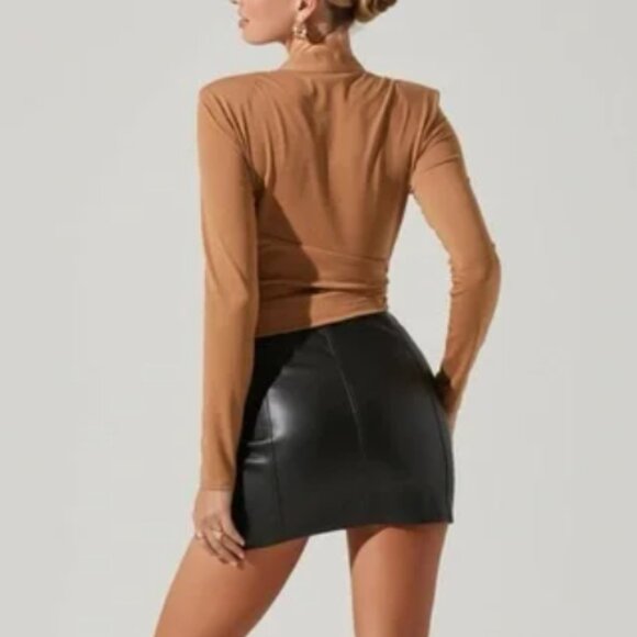 ASTR the Label Shawl Collar Faux Wrap Front Top in Taupe, S NWT - Picture 2 of 8